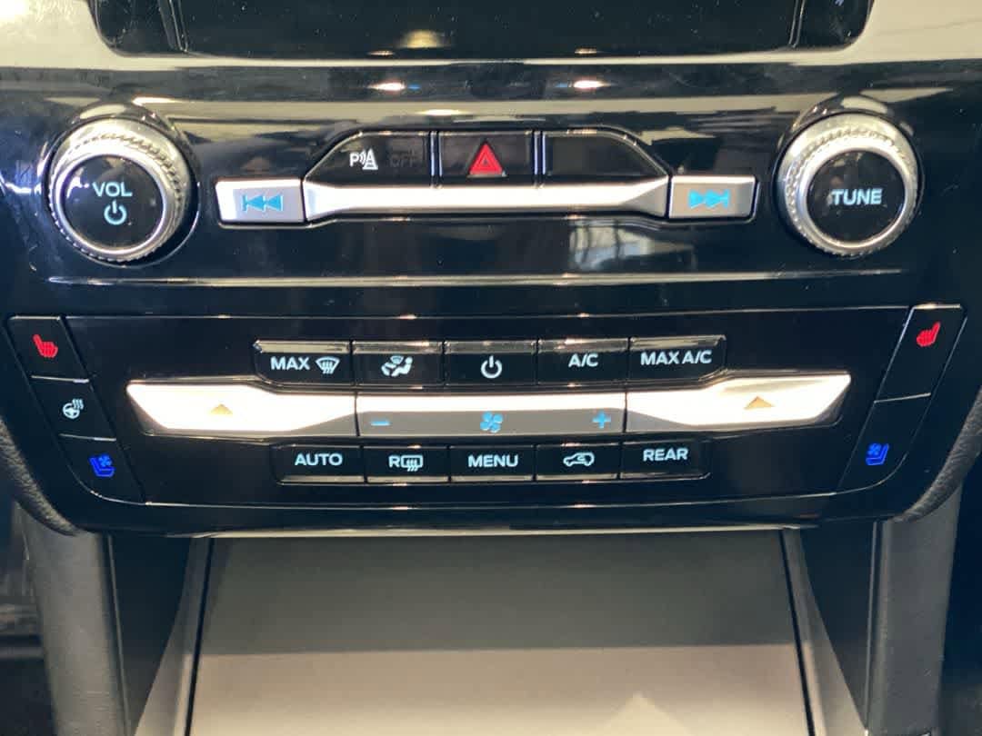 Thumbnail: 2023 Ford Explorer - 21