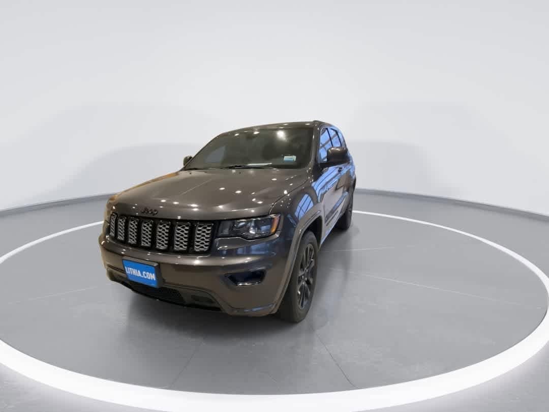 Thumbnail: 2018 Jeep Grand Cherokee - 3