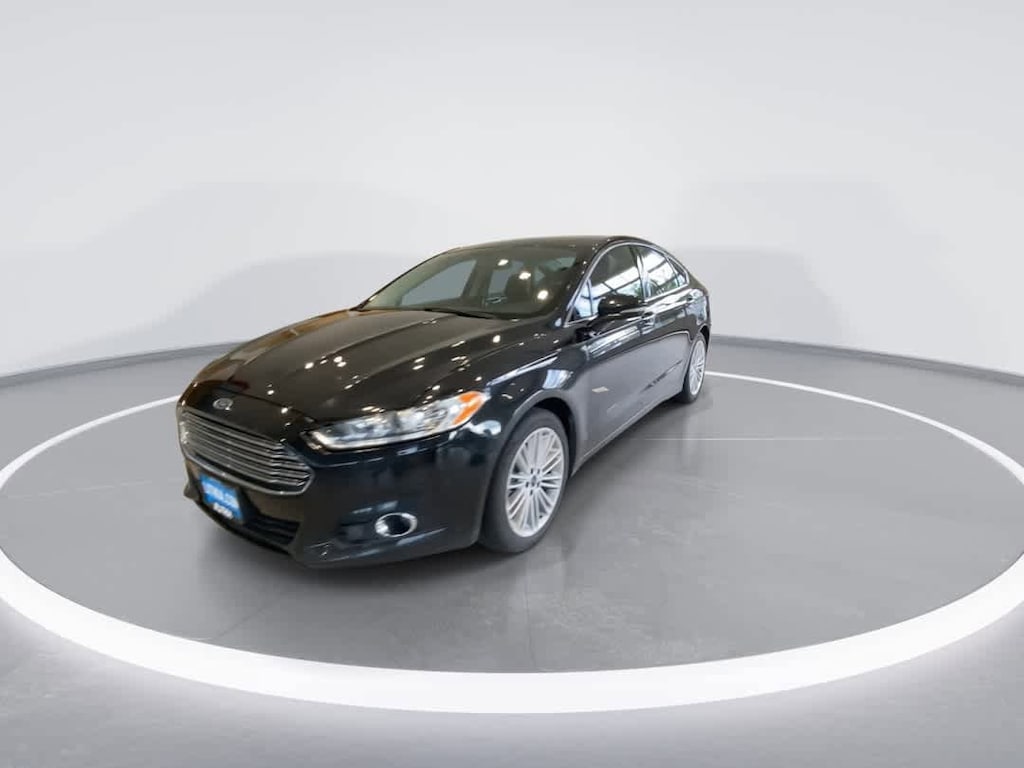Used 2014 Ford Fusion SE Sedan