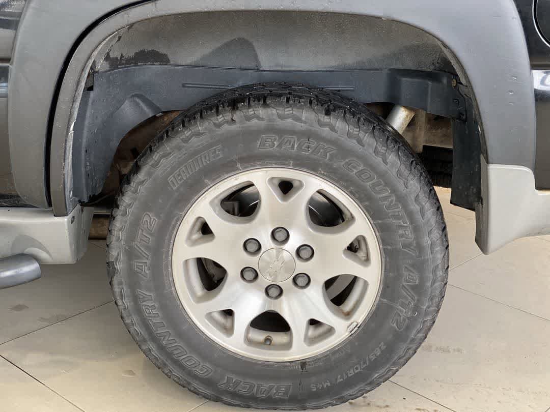 Thumbnail: 2002 Chevrolet Tahoe - 13