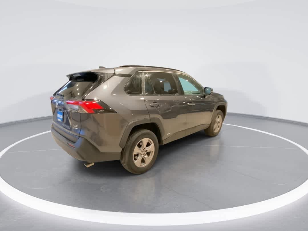 Thumbnail: 2025 Toyota RAV4 - 8