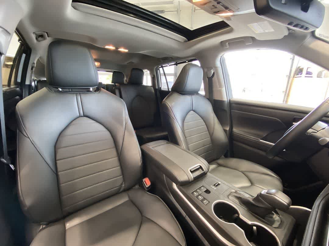 Thumbnail: 2024 Toyota Highlander - 28