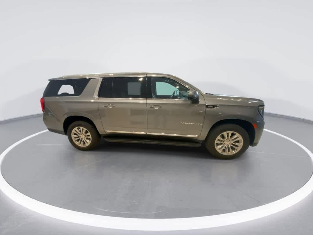 Thumbnail: 2022 GMC Yukon XL - 9