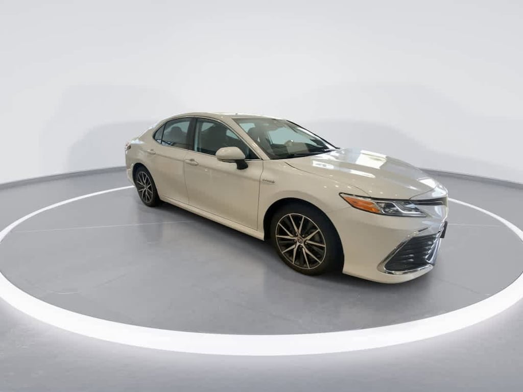 Used 2021 Toyota Camry Hybrid XLE Sedan