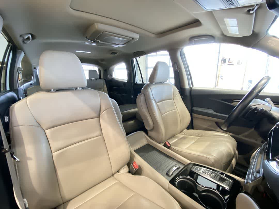 Thumbnail: 2019 Honda Pilot - 28