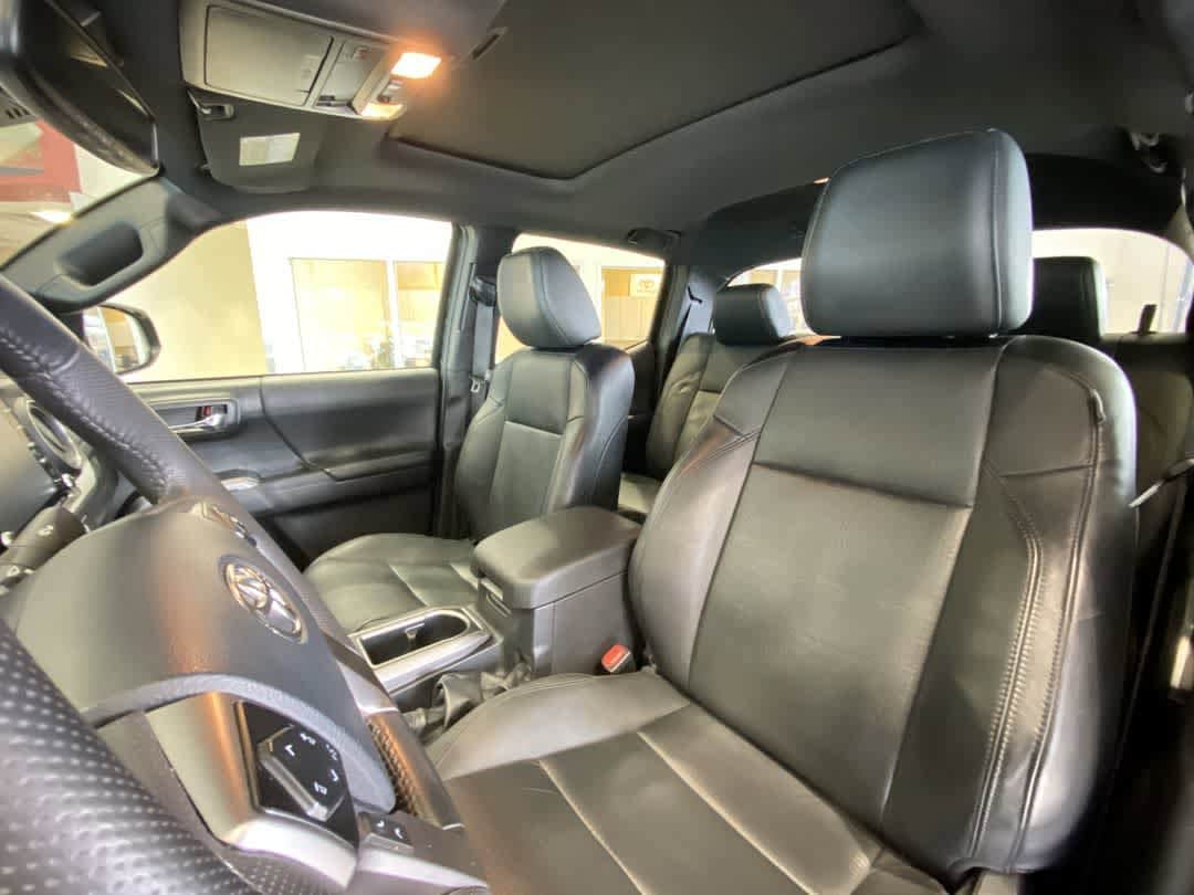 Thumbnail: 2023 Toyota Tacoma - 14