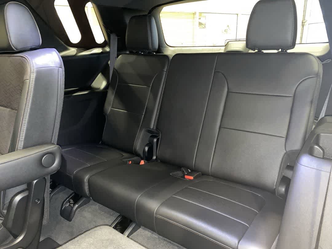 Thumbnail: 2023 Chevrolet Traverse - 24