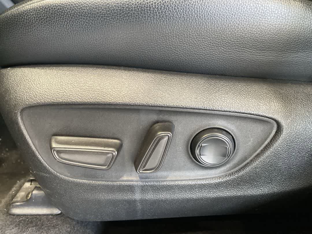 Thumbnail: 2022 Toyota Highlander - 12