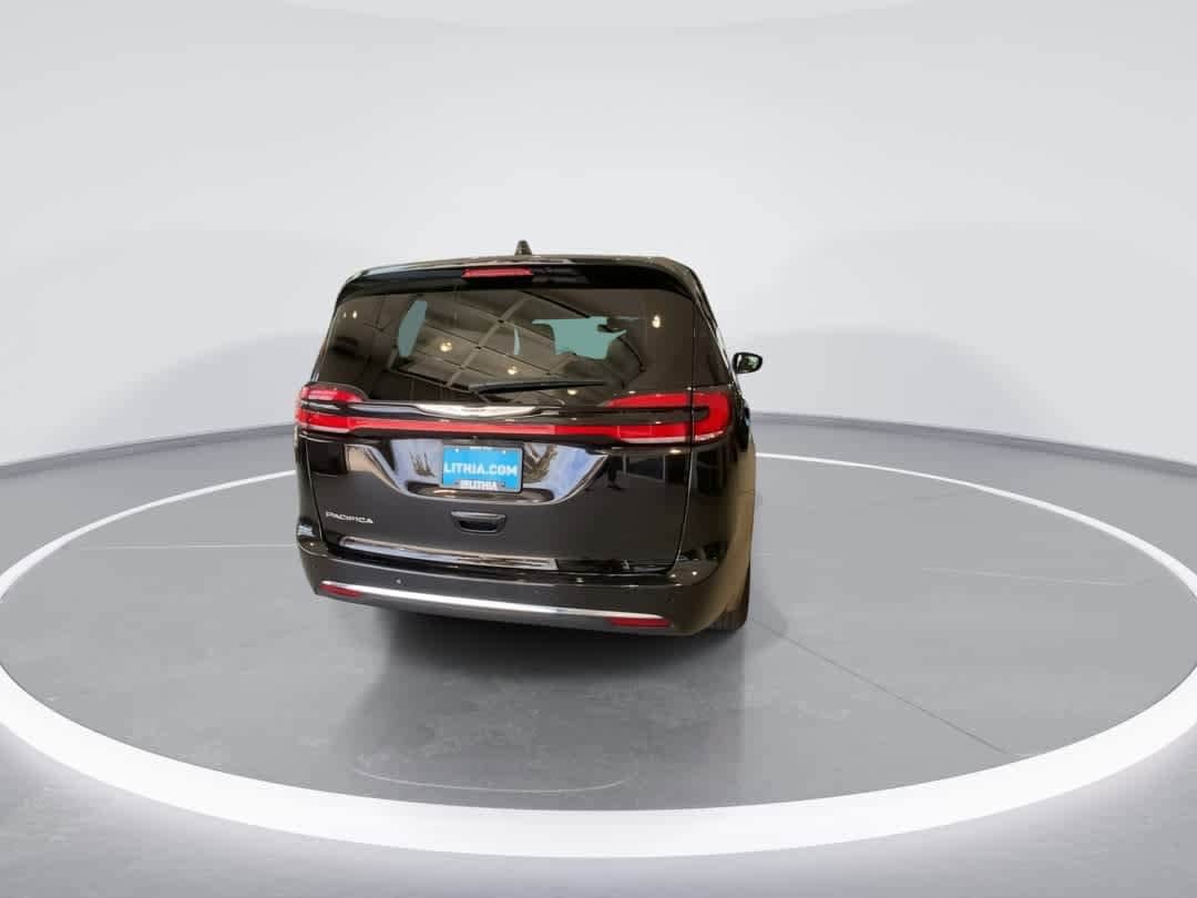 Thumbnail: 2025 Chrysler Pacifica - 7