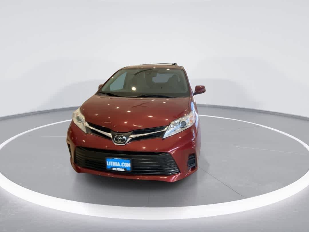 Thumbnail: 2020 Toyota Sienna - 3