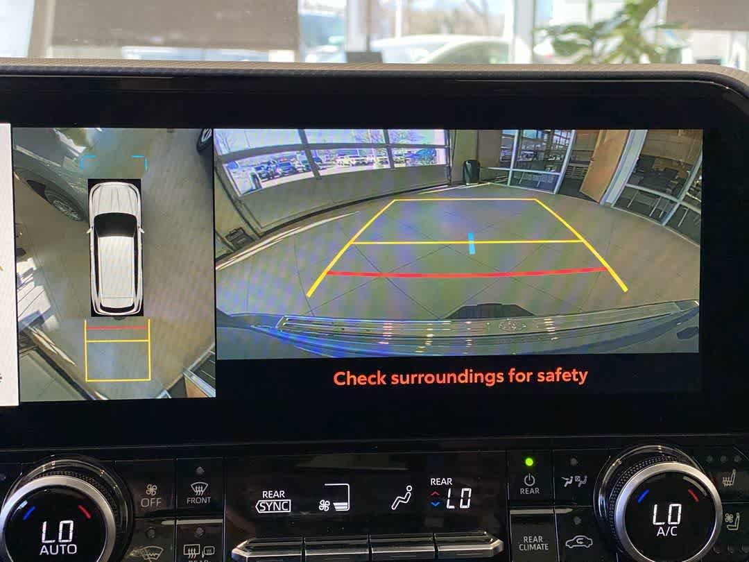 Thumbnail: 2023 Toyota Highlander - 20