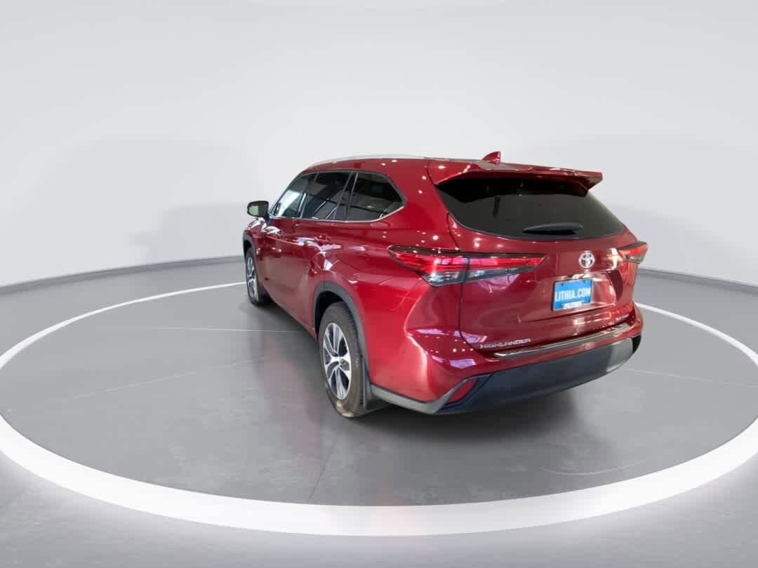 Thumbnail: 2022 Toyota Highlander - 6