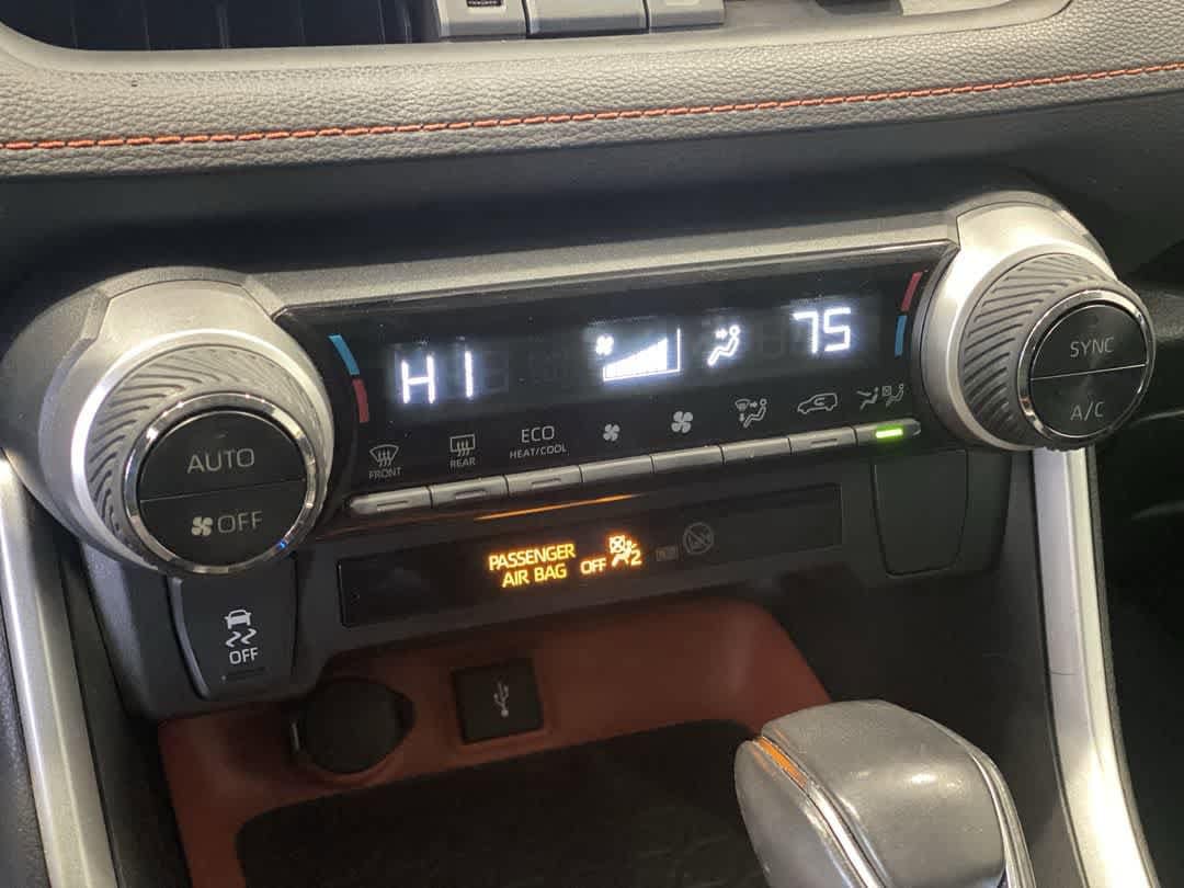 Thumbnail: 2022 Toyota RAV4 - 20