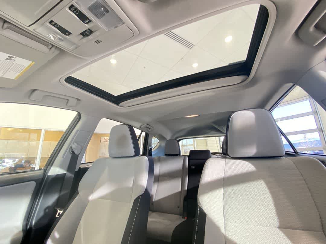 Thumbnail: 2016 Toyota RAV4 - 24