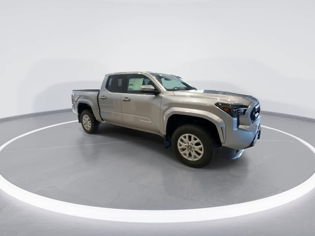 2025 Toyota Tacoma SR5 photo 2