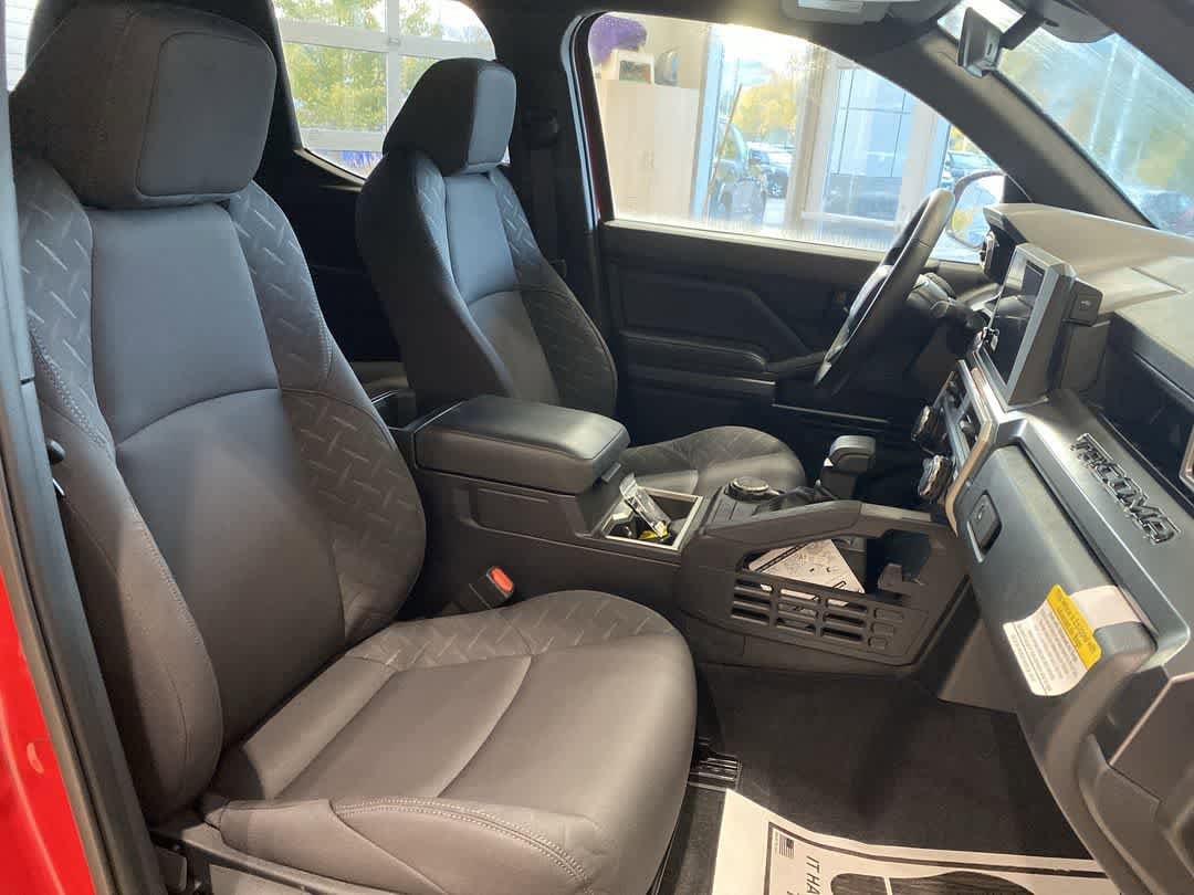 Thumbnail: 2025 Toyota Tacoma - 25