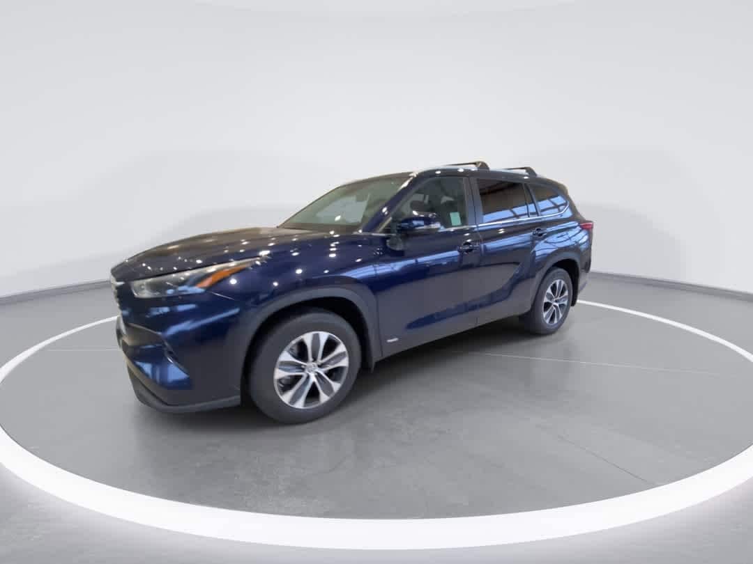 Thumbnail: 2023 Toyota Highlander - 4