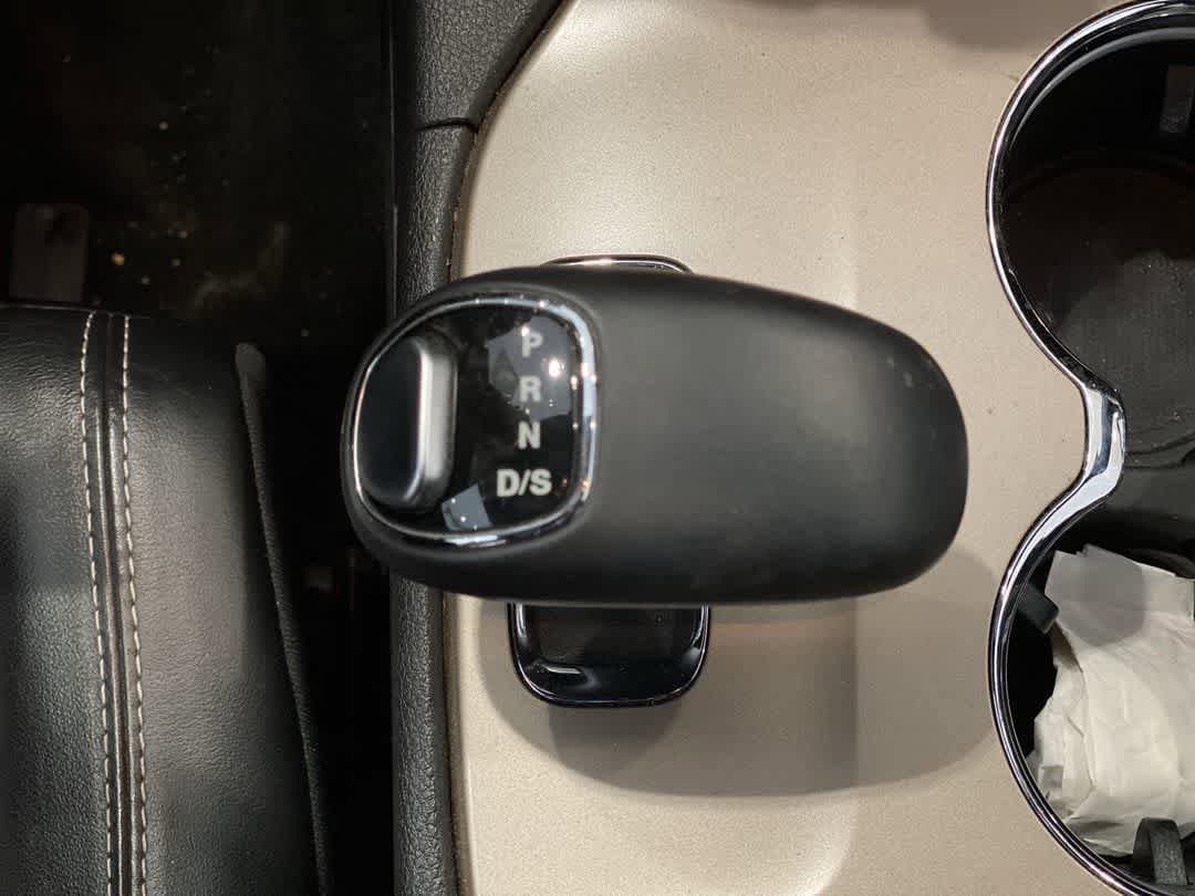 Thumbnail: 2015 Jeep Grand Cherokee - 23