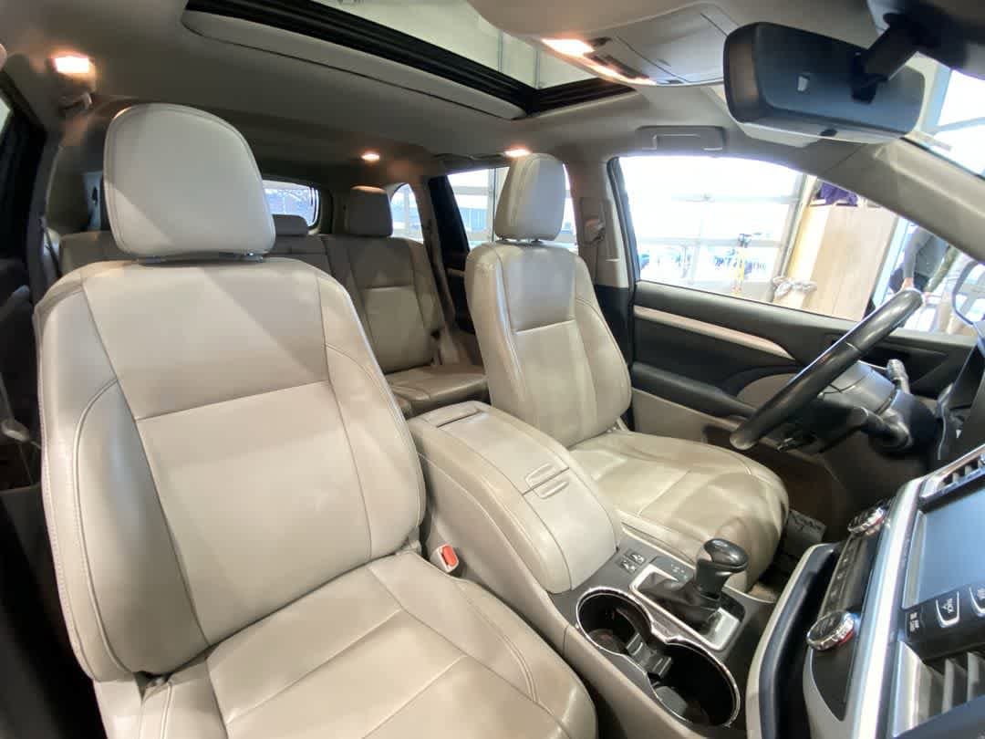 Thumbnail: 2018 Toyota Highlander - 30