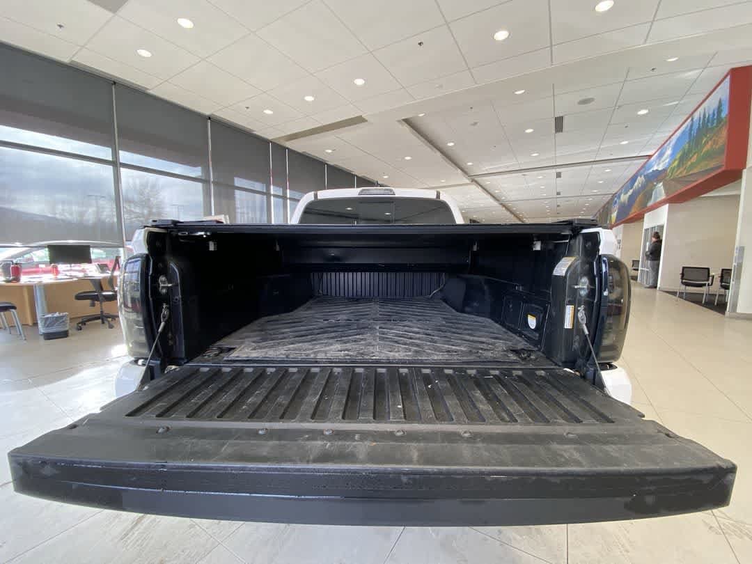 Thumbnail: 2020 Toyota Tacoma - 25