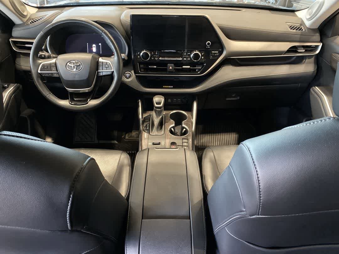 Thumbnail: 2023 Toyota Highlander - 22