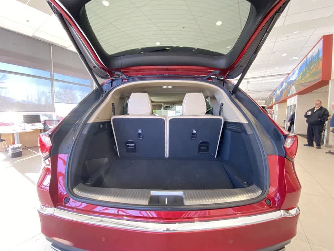 Thumbnail: 2022 Acura MDX - 27