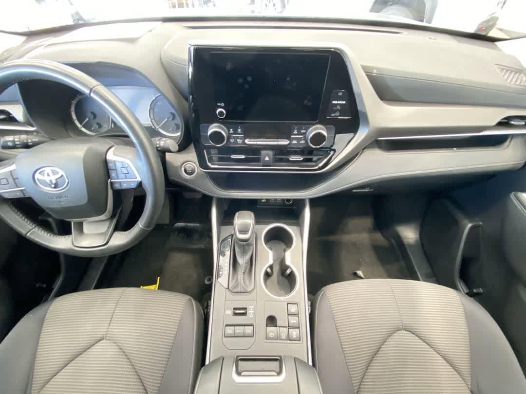 Thumbnail: 2024 Toyota Highlander - 23