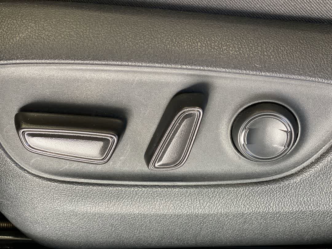 Thumbnail: 2024 Toyota RAV4 - 15