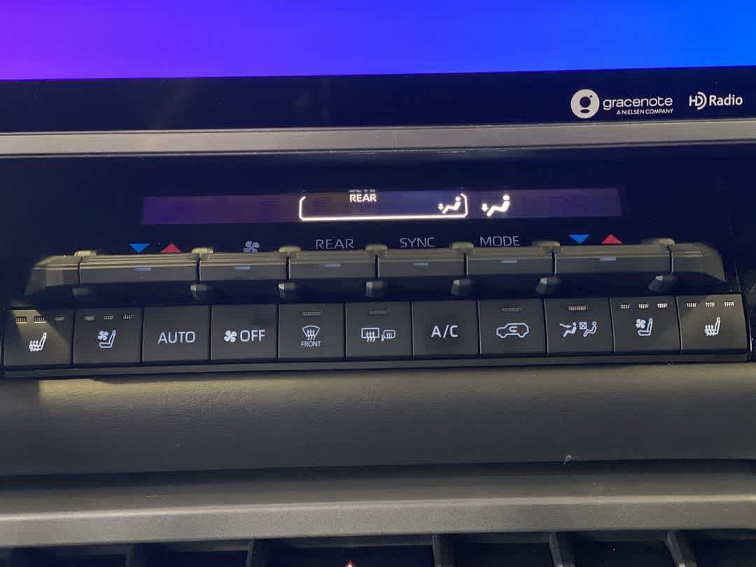 Thumbnail: 2024 Toyota Sequoia - 20