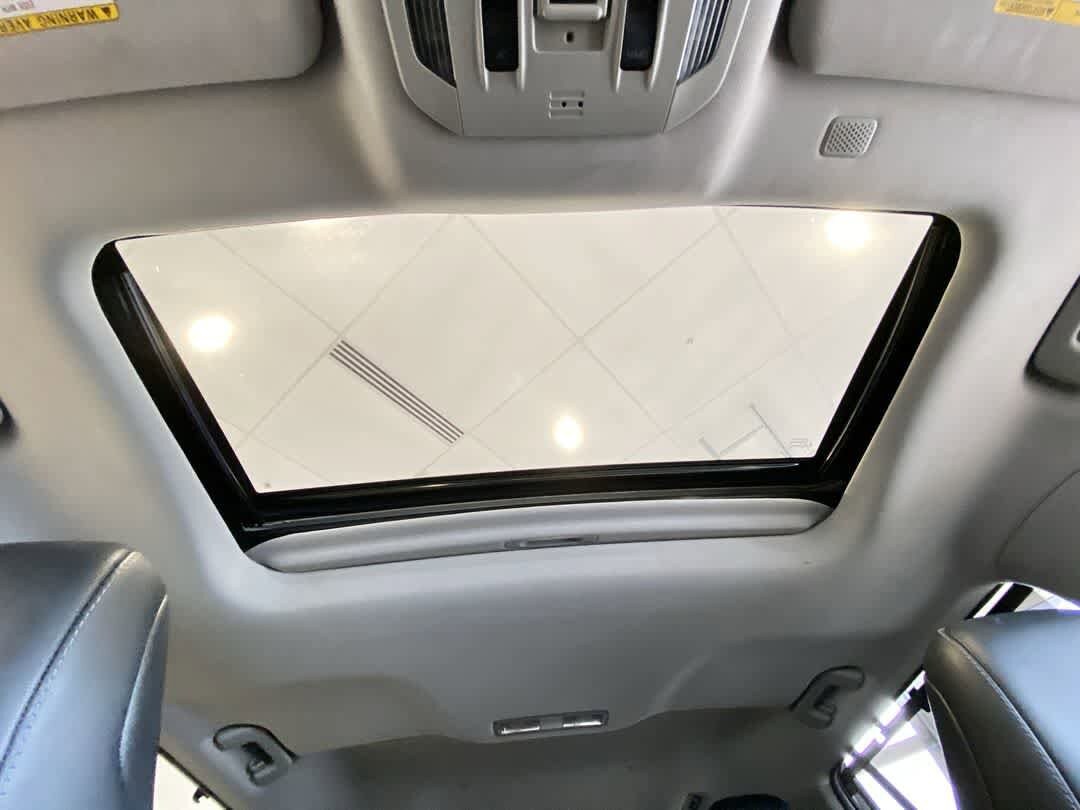 Thumbnail: 2021 Toyota Highlander - 25