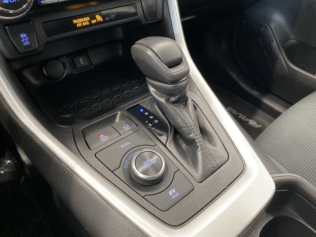 Thumbnail: 2021 Toyota RAV4 - 19