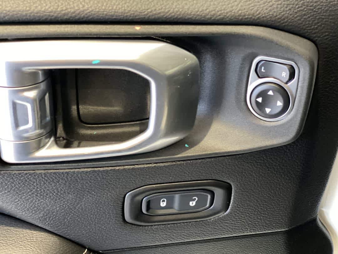 Thumbnail: 2021 Jeep Wrangler - 15