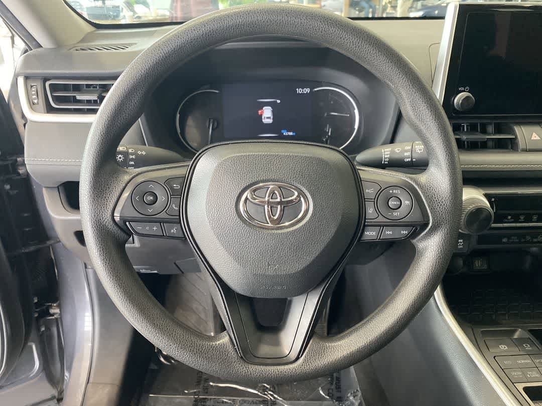 Thumbnail: 2024 Toyota RAV4 - 17
