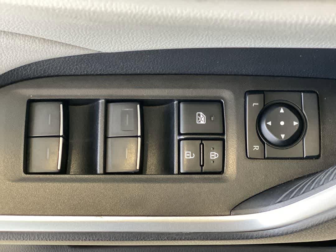 Thumbnail: 2022 Toyota RAV4 - 16