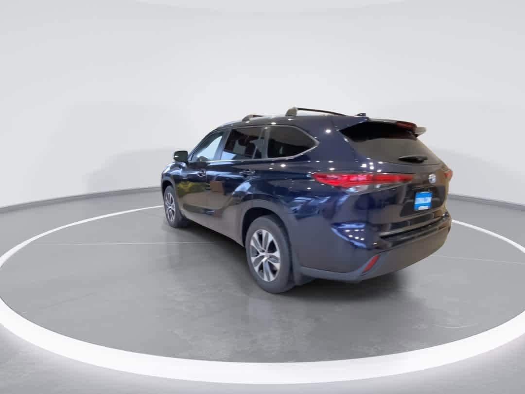 Thumbnail: 2023 Toyota Highlander - 6