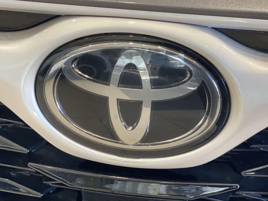 Thumbnail: 2024 Toyota Highlander - 10