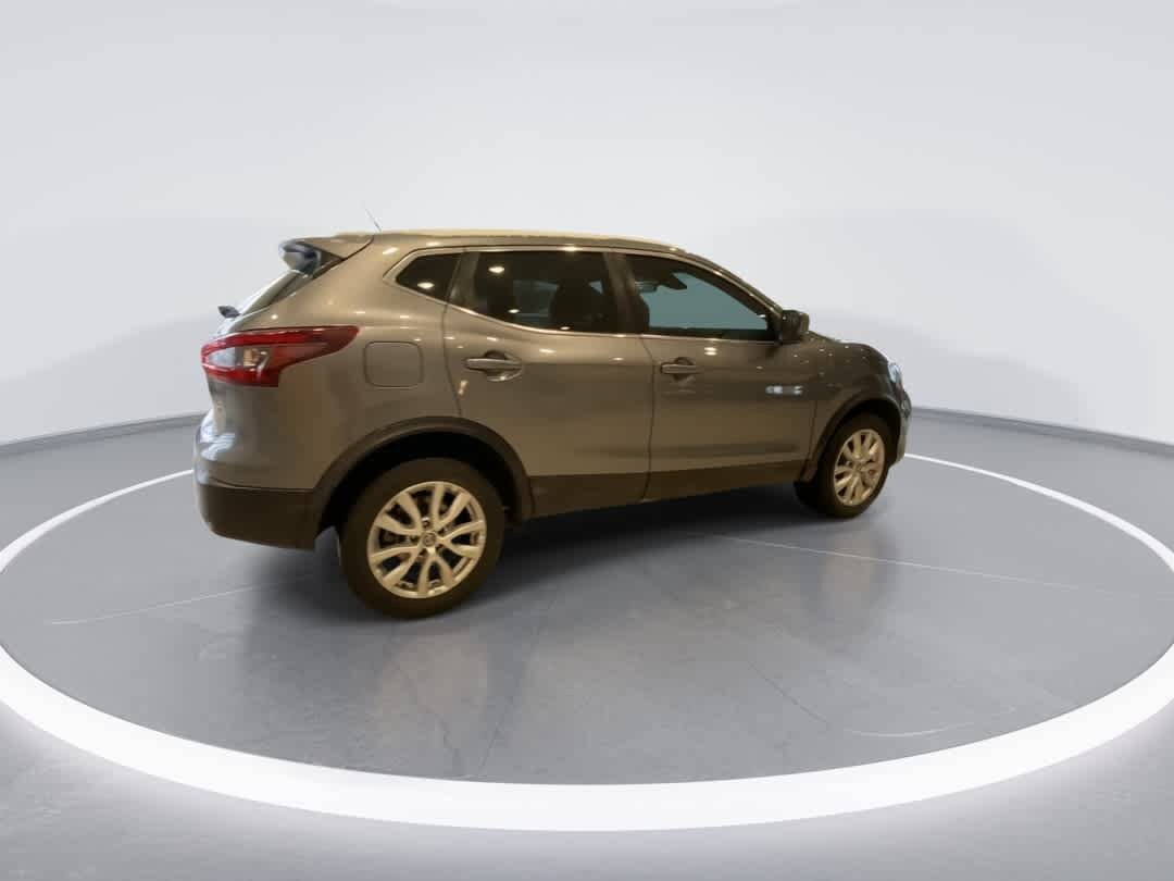 Thumbnail: 2021 Nissan Rogue Sport - 8