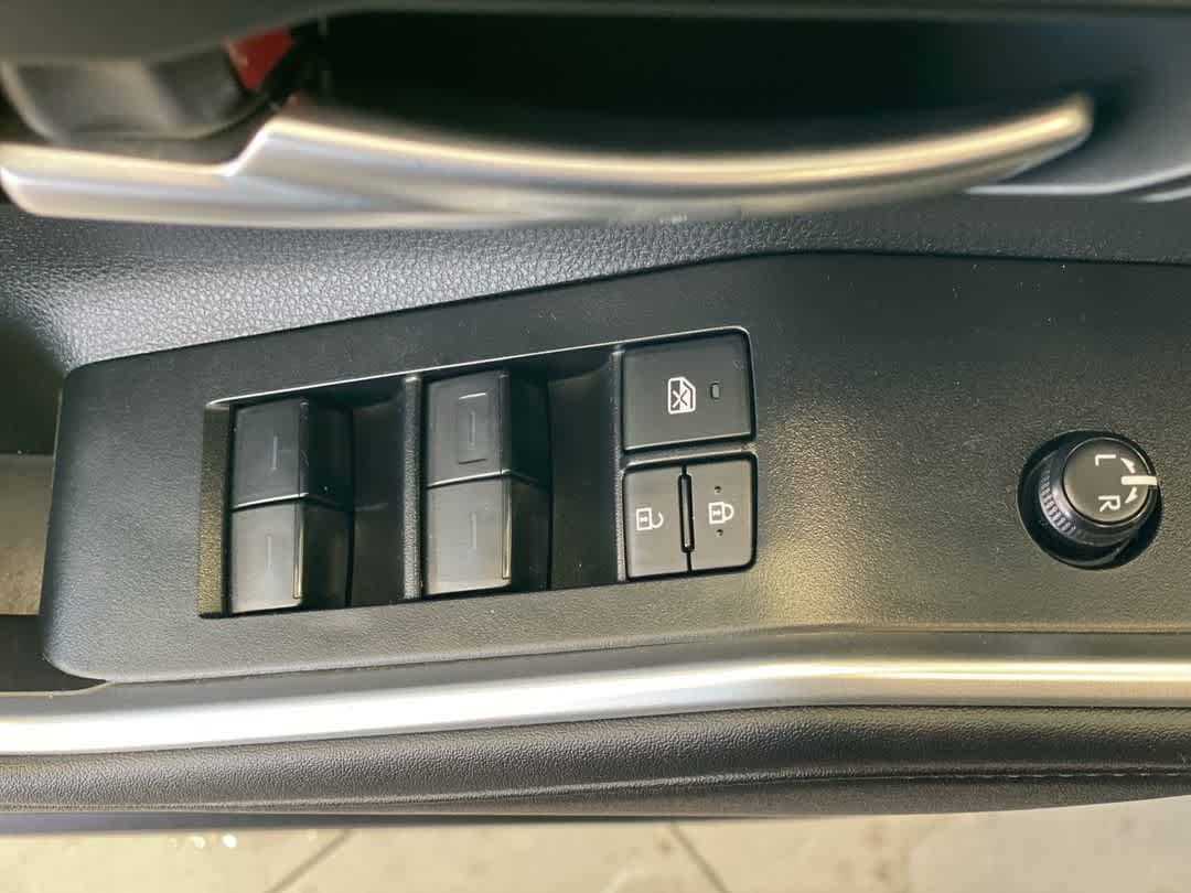 Thumbnail: 2024 Toyota Highlander - 16