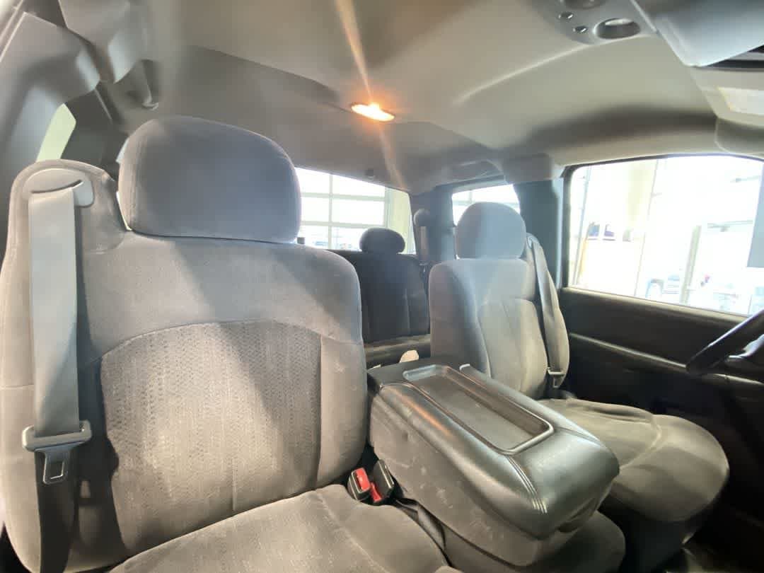 Thumbnail: 2002 Chevrolet Silverado 2500 - 25