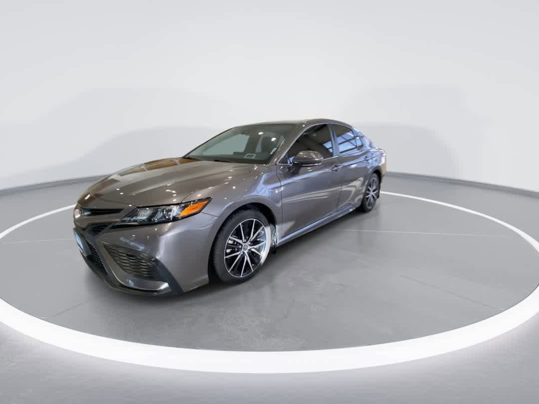 Thumbnail: 2022 Toyota Camry - 4