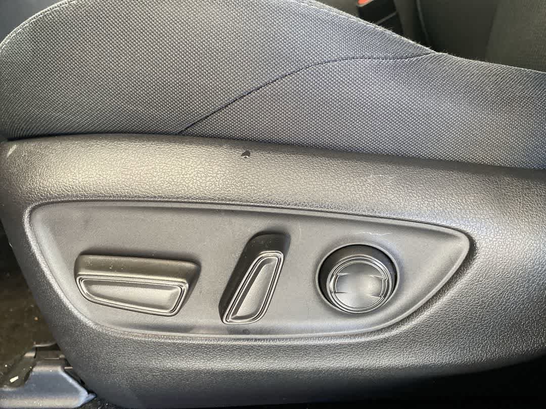 Thumbnail: 2023 Toyota Venza - 12