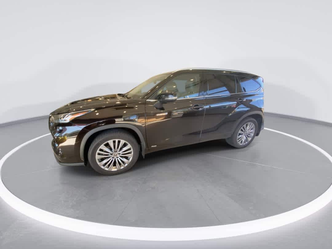 Thumbnail: 2021 Toyota Highlander - 4