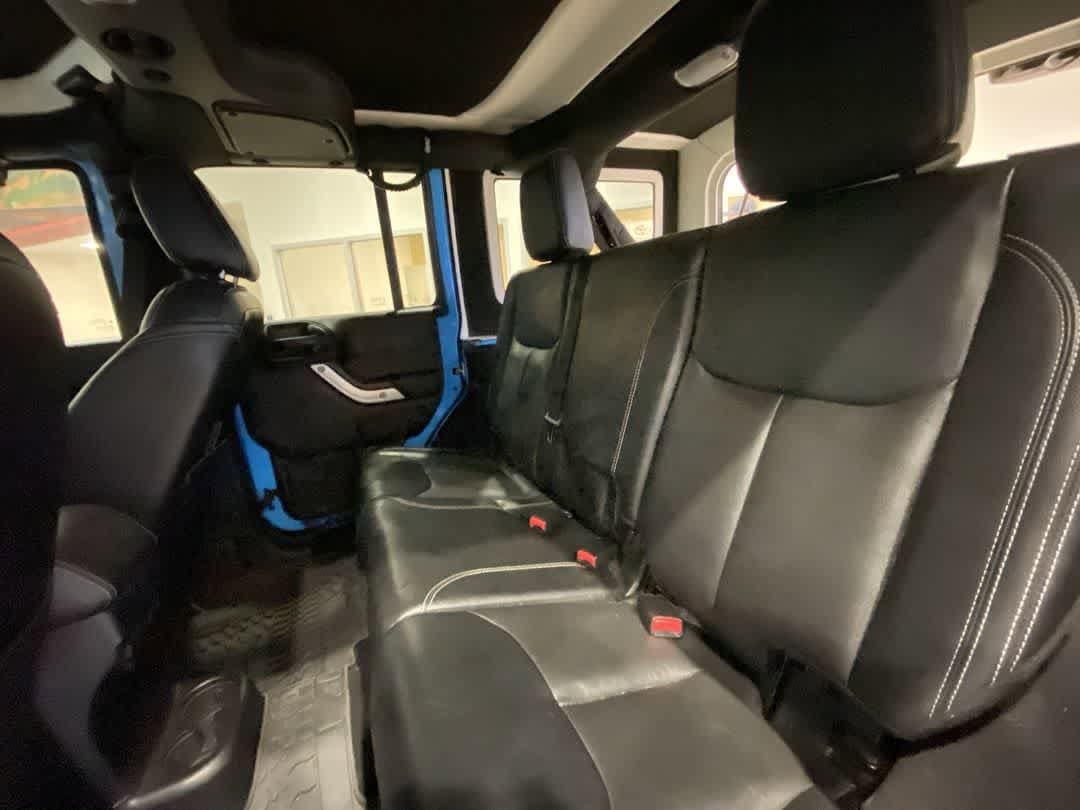 Thumbnail: 2017 Jeep Wrangler - 22