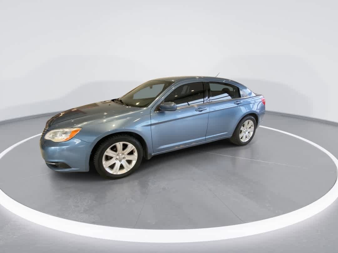 2011 Chrysler 200 Touring photo 4