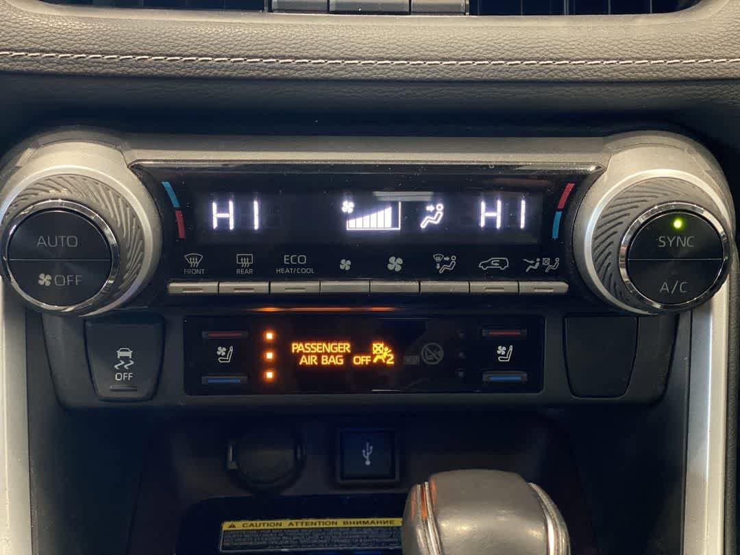 Thumbnail: 2021 Toyota RAV4 - 22