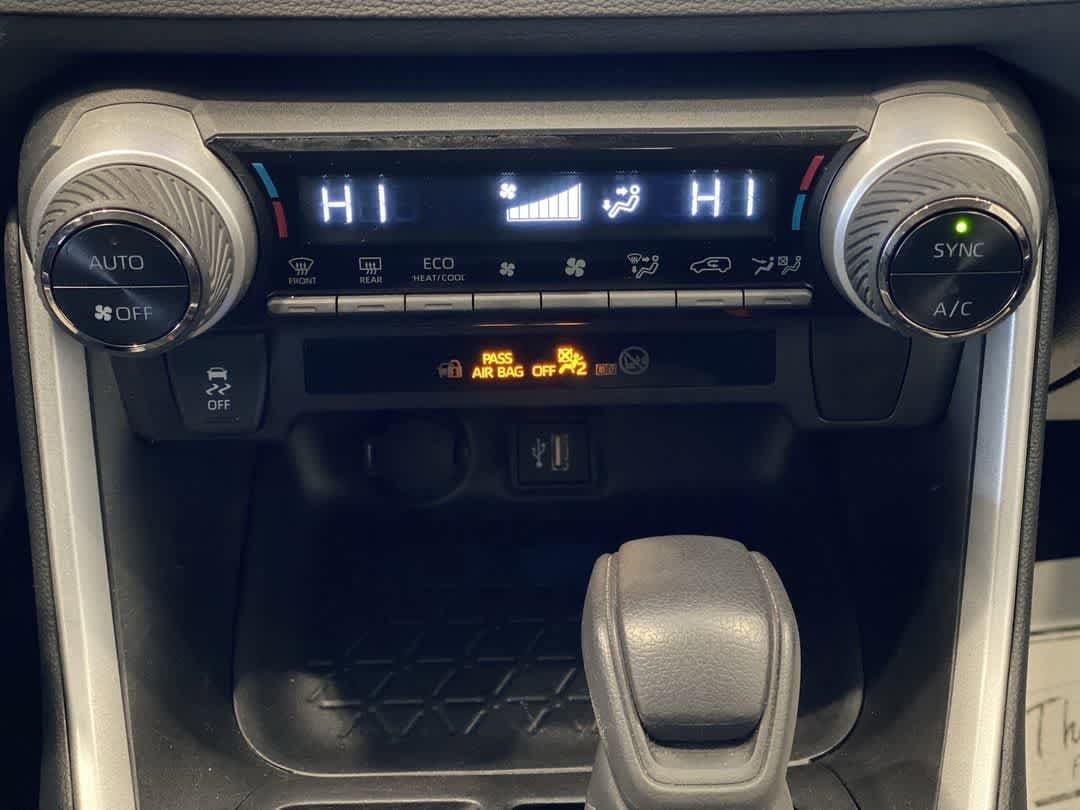 Thumbnail: 2024 Toyota RAV4 - 21