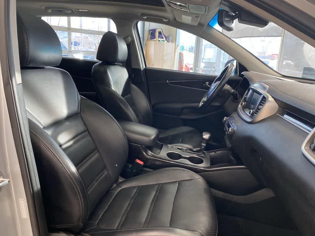 Thumbnail: 2020 Kia Sorento - 25