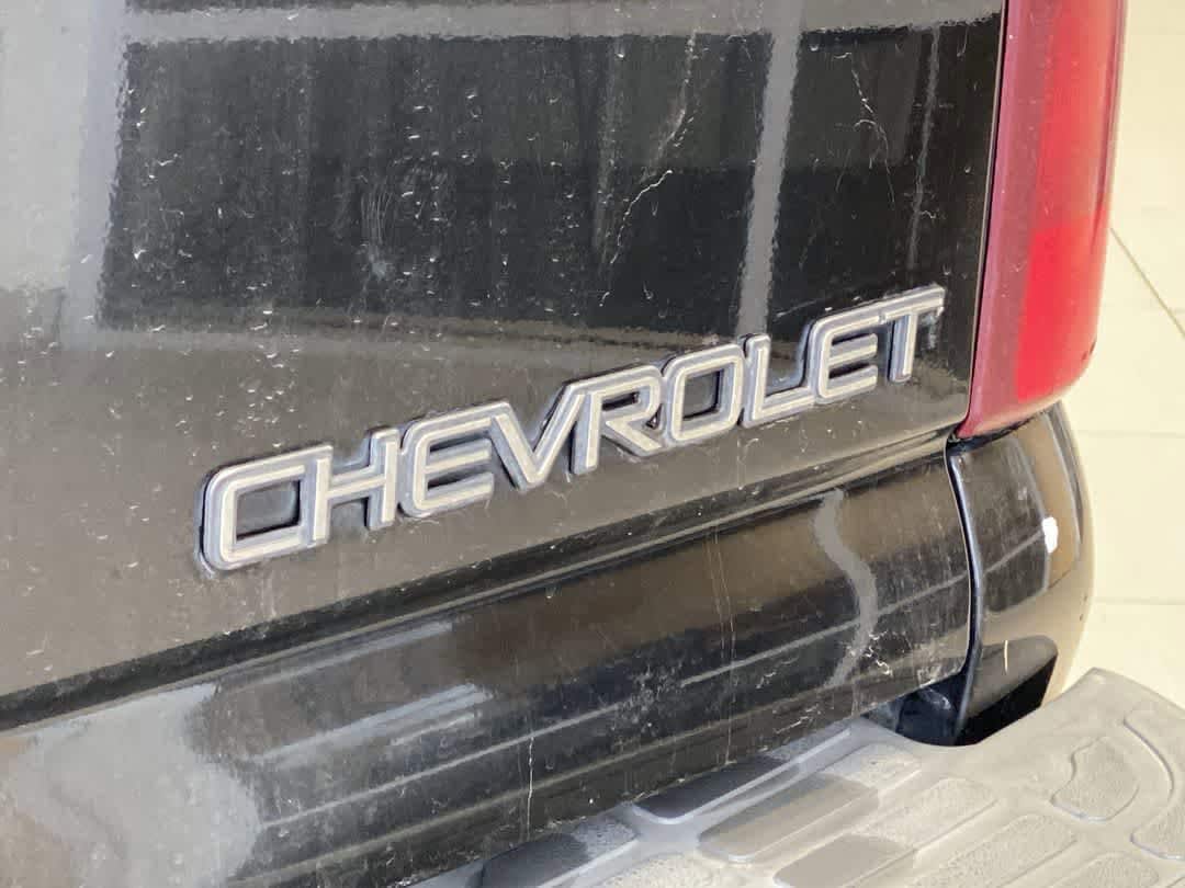 Thumbnail: 2002 Chevrolet Tahoe - 12