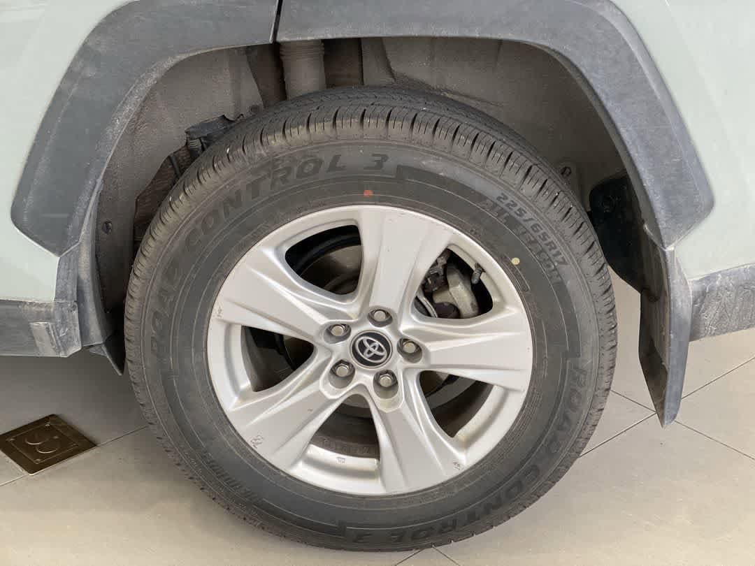 Thumbnail: 2021 Toyota RAV4 - 13