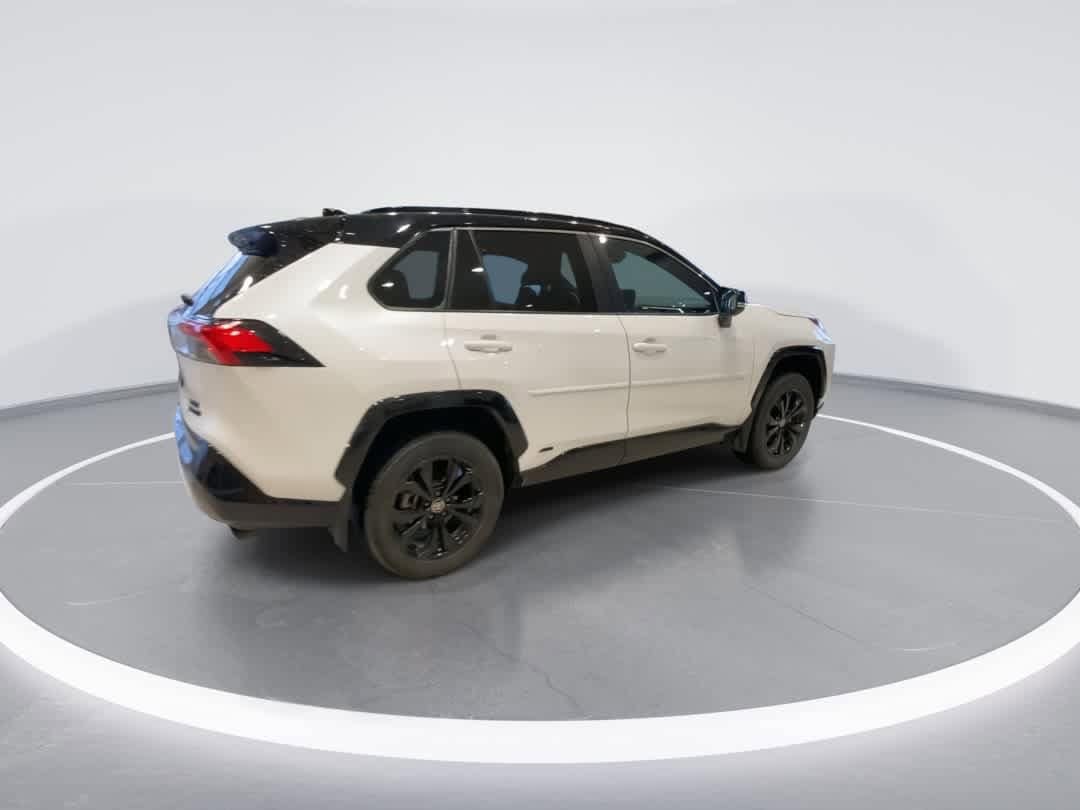 Thumbnail: 2024 Toyota RAV4 - 8